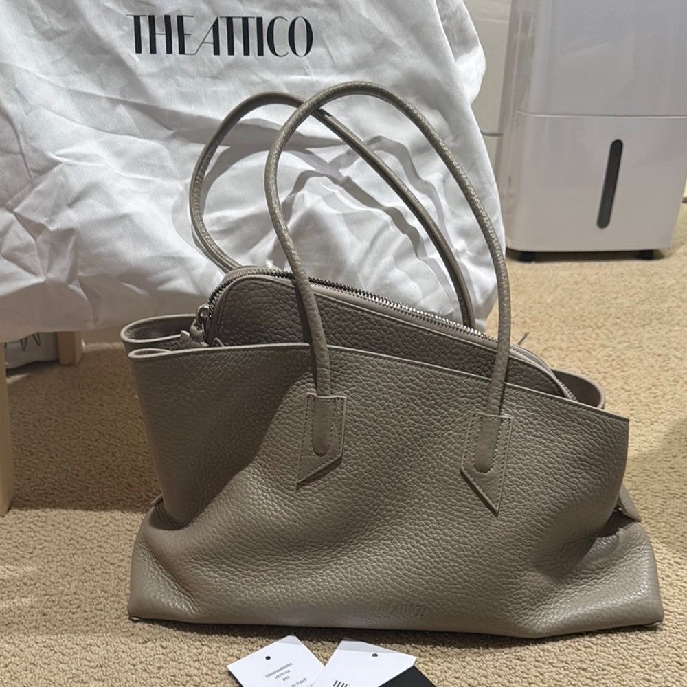 The Attico La Passeggiata Medium Shoulder Bag